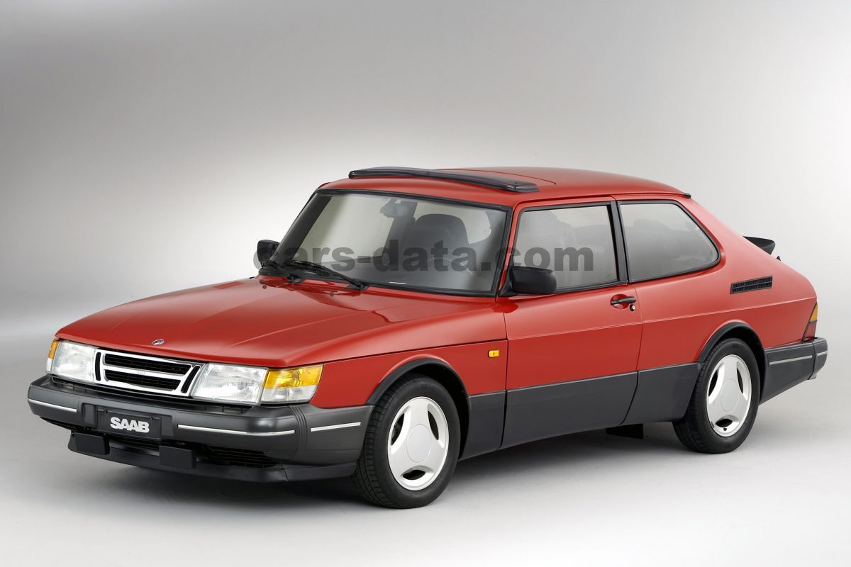 Saab 900