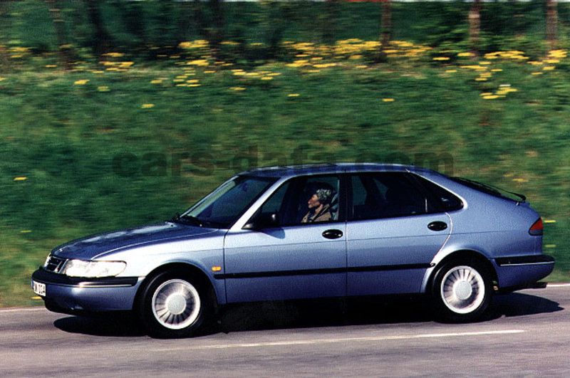 Saab 900