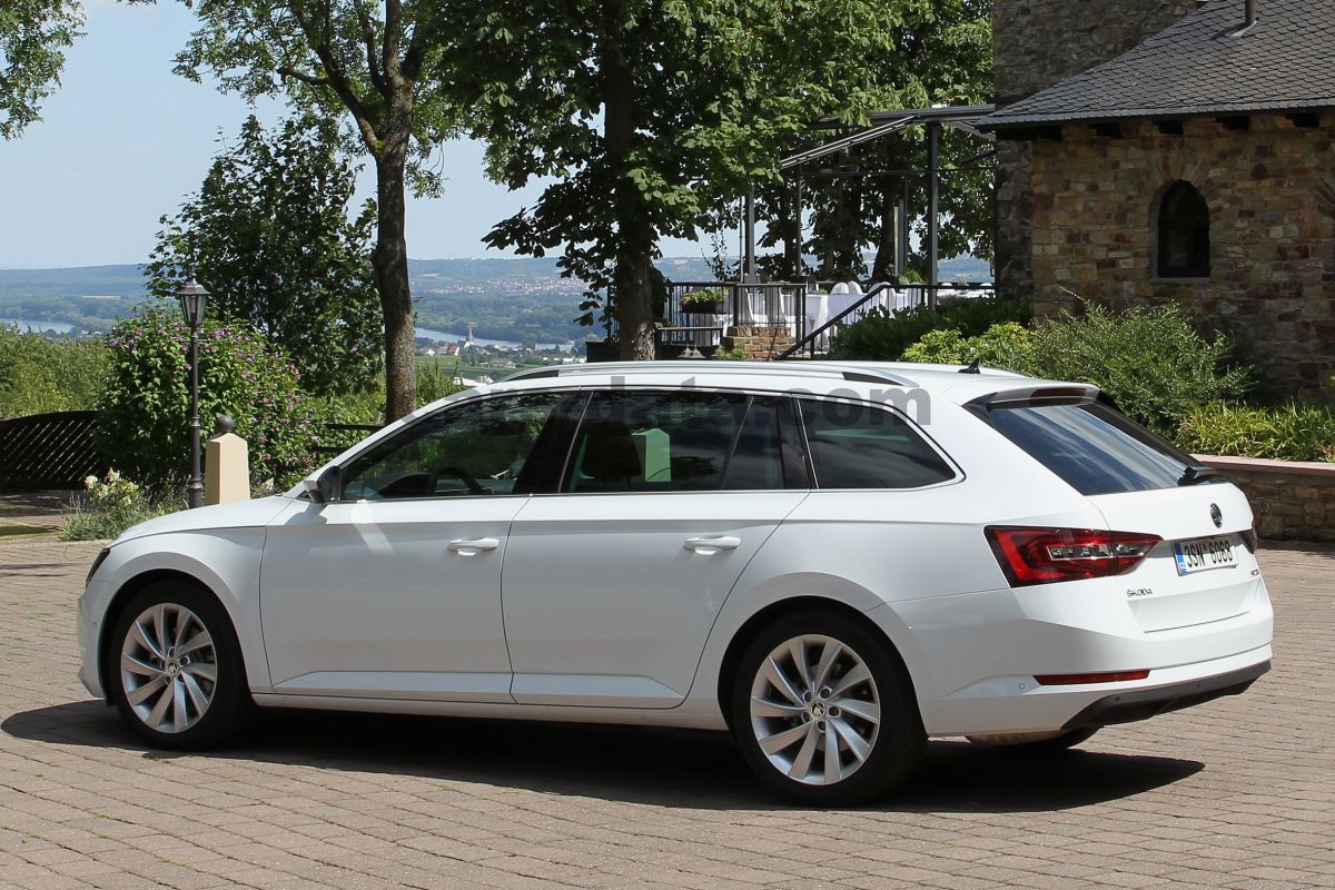 Skoda Superb Combi