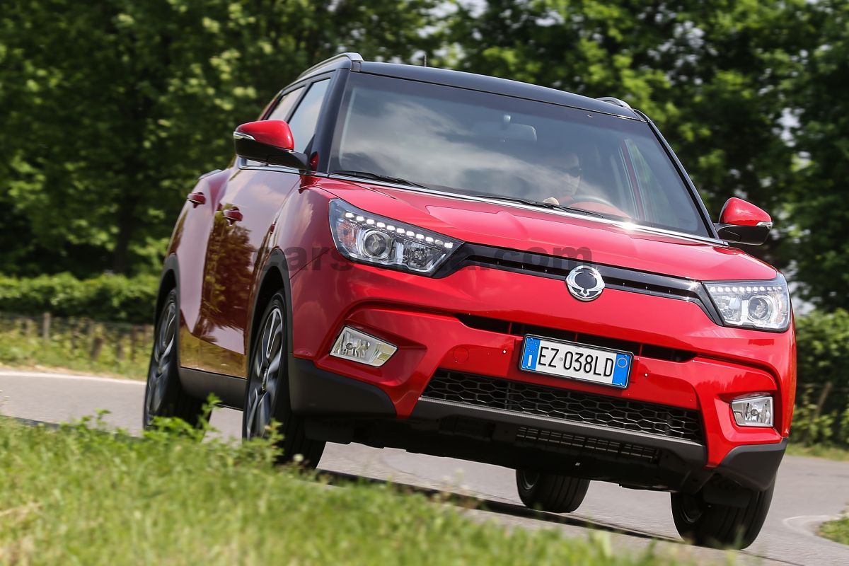 Ssangyong Tivoli 2015 pictures (26 of 29) | cars-data.com