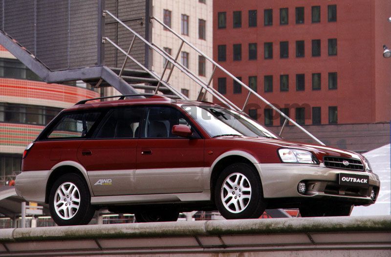 Subaru Legacy Outback images (1 of 4)