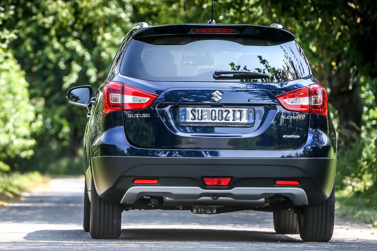 Suzuki S-Cross