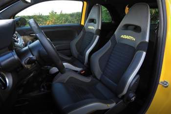 Abarth 595 Cabrio 1.4 T-Jet 180 Competizione