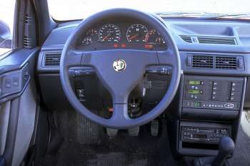 Alfa Romeo 155 1992