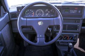 Alfa Romeo 75 2.0 Twin Spark