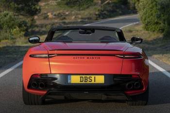 Aston Martin DBS 2020