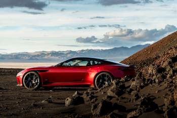 Aston Martin DBS 2019