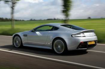 Aston Martin Vantage 2010
