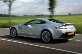 Aston Martin V12 Vantage Coupe