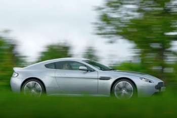 Aston Martin V12 Vantage Coupe