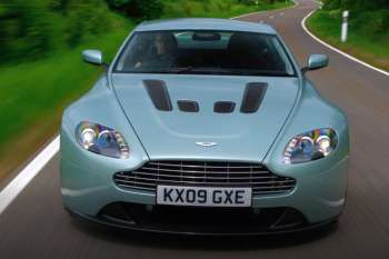 Aston Martin Vantage 2010