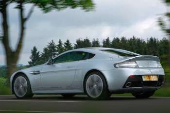 Aston Martin V12 Vantage Coupe