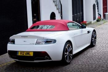 Aston Martin V12 Vantage Roadster