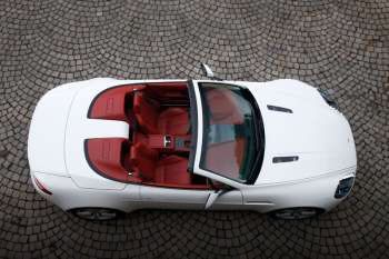 Aston Martin V8 Vantage Roadster