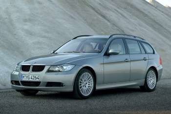 BMW 318i Touring Executive