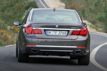 BMW 750Ld XDrive Blue Performance Executive
