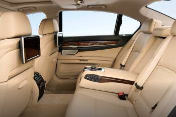 BMW 750Ld XDrive Blue Performance Executive