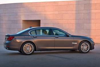 BMW 7-series 2012