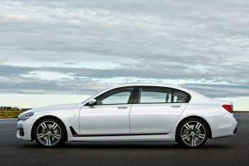 BMW 7-series 2015