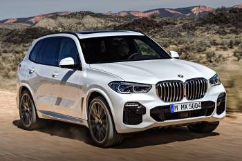 BMW X5 M50i