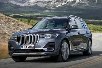 BMW X7 M50i