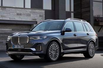 BMW X7 M50i