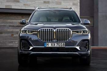 BMW X7 M50i