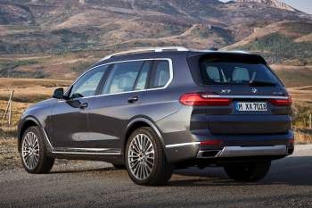 BMW X7 M50i