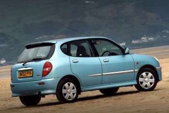 Daihatsu Sirion 2002