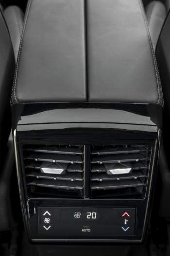DS DS7 Crossback BlueHDi 180 Performance Line