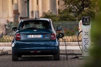 Fiat 500e Action