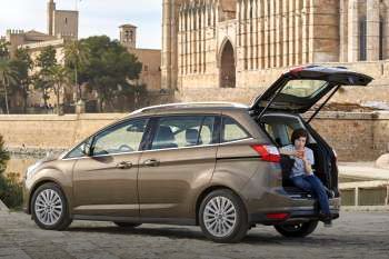 Ford Grand C-MAX 1.0 EcoBoost 100hp Ambiente