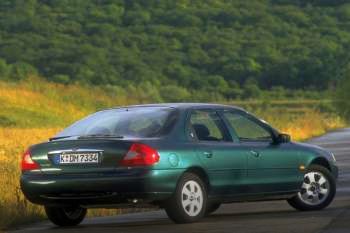 Ford Mondeo 1.8i Ghia