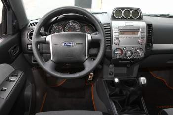 Ford Ranger Super Cab 2.5 TDCi Ambiente
