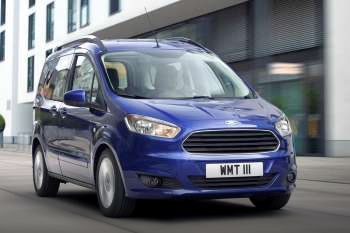 Ford Tourneo Courier 1.0 EcoBoost Titanium