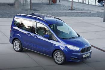 Ford Tourneo Courier 1.0 EcoBoost Titanium