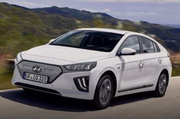 Hyundai Ioniq Electric Premium Design Sky