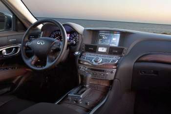 Infiniti M 2010