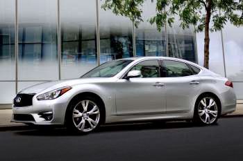 Infiniti Q70 3.5 V6 Hybrid Premium Tech