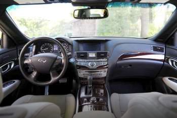 Infiniti Q70 2.2d Business Premium