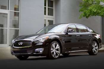 Infiniti Q70 3.5 V6 Hybrid Premium Tech