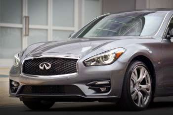 Infiniti Q70 3.5 V6 Hybrid Premium Tech