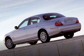 Jaguar S-Type 4.2 V8 S/C R