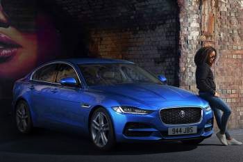 Jaguar XE D180 AWD R-Dynamic SE