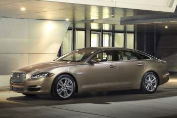 Jaguar XJ ---