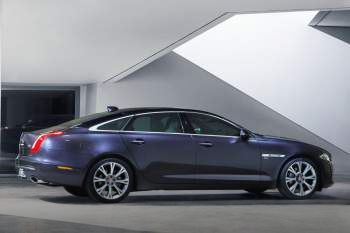 Jaguar XJ ---