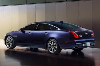 Jaguar XJ ---