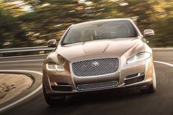 Jaguar XJ ---