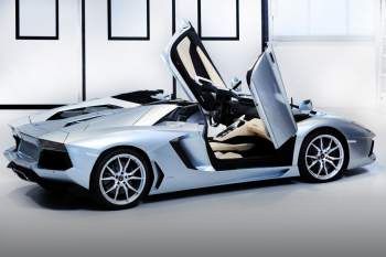 Lamborghini Aventador Roadster