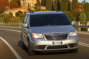 Lancia Voyager 2011